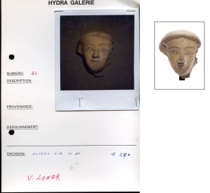 Foto from the Medici Archive (left) and the same Etruscan terracotta head from the auction catalogue from Bonhams, London (lot 14)